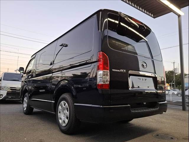 TOYOTA REGIUSACE VAN 4WD 2018 Image 31