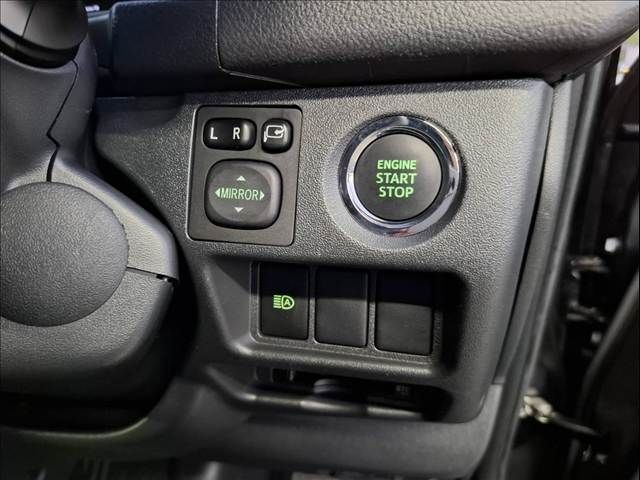 TOYOTA REGIUSACE VAN 4WD 2018 Image 31