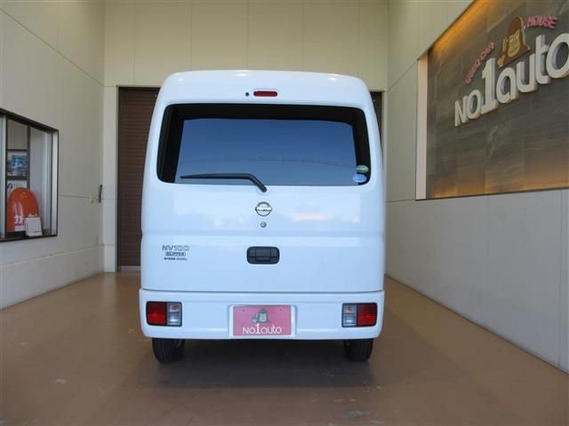 NISSAN NV100 CLIPPER 2018 Image 31