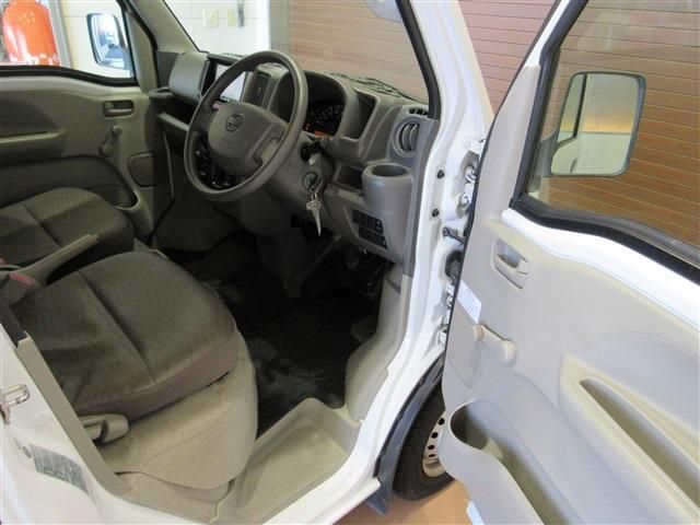 NISSAN NV100 CLIPPER 2018 Image 31