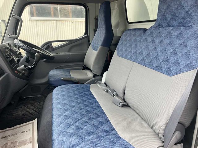 MITSUBISHI CANTER 2004 Image 31