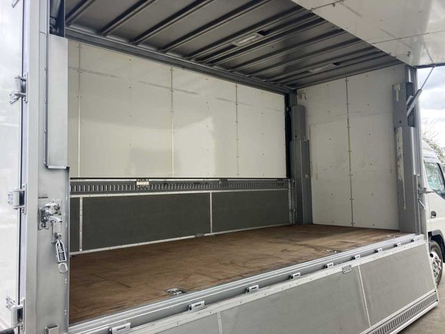 MITSUBISHI CANTER 2004 Image 31