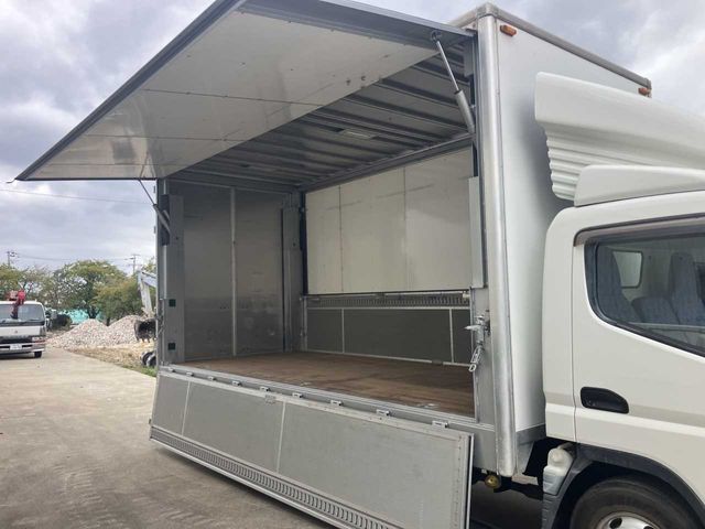 MITSUBISHI CANTER 2004 Image 31