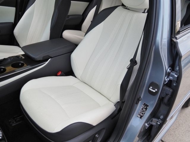 TOYOTA CROWN SEDAN HYBRID 4 2018 Image 31