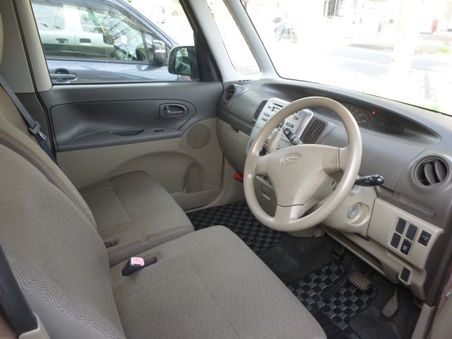 DAIHATSU TANTO 2012 Image 31