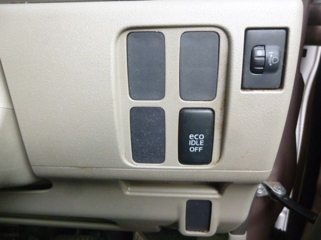 DAIHATSU TANTO 2012 Image 31