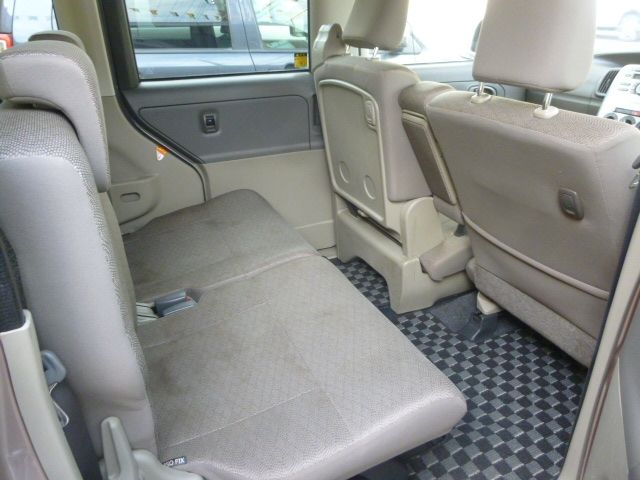 DAIHATSU TANTO 2012 Image 31