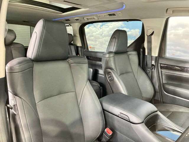 TOYOTA ALPHARD HYBRID 4WD 2018 Image 31