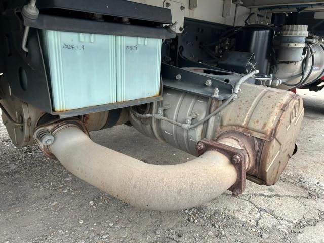 MITSUBISHI FUSOU FIGHTER 2017 Image 31