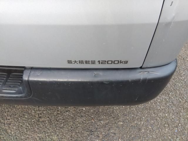 TOYOTA HIACE VAN 2WD 2022 Image 31