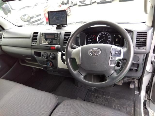 TOYOTA HIACE VAN 2WD 2022 Image 31