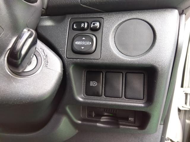 TOYOTA HIACE VAN 2WD 2022 Image 31