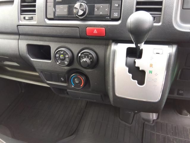 TOYOTA HIACE VAN 2WD 2022 Image 31