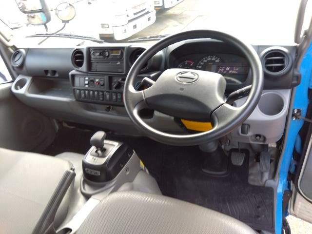 HINO DUTRO 2018 Image 31