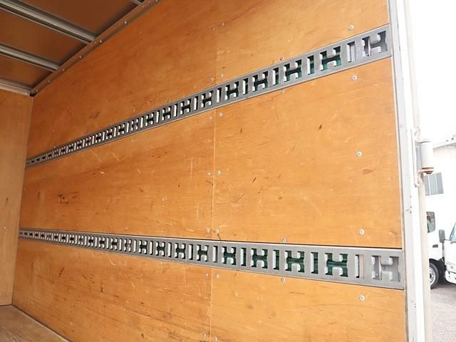 MITSUBISHI CANTER 2018 Image 31