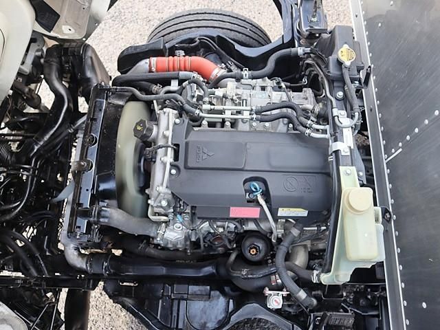 MITSUBISHI CANTER 2018 Image 31