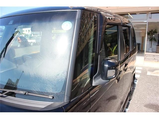 HONDA N BOX CUSTOM 2023 Image 31