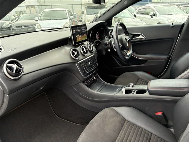 MERCEDES BENZ CLA CL 2016 Image 31