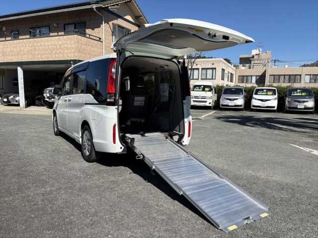 HONDA STEPWAGON 2016 Image 31