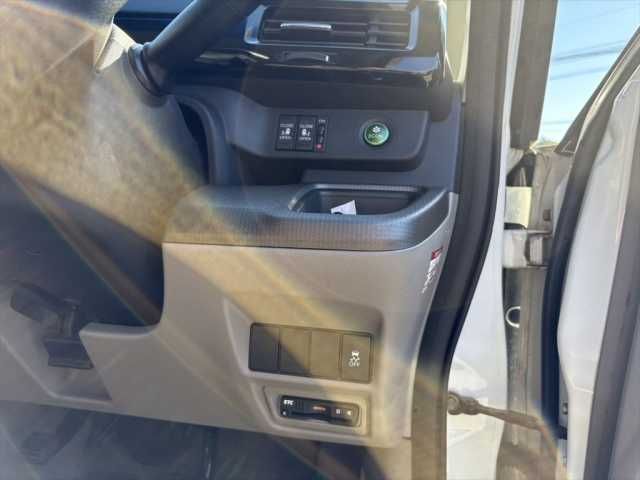 HONDA STEPWAGON 2016 Image 31