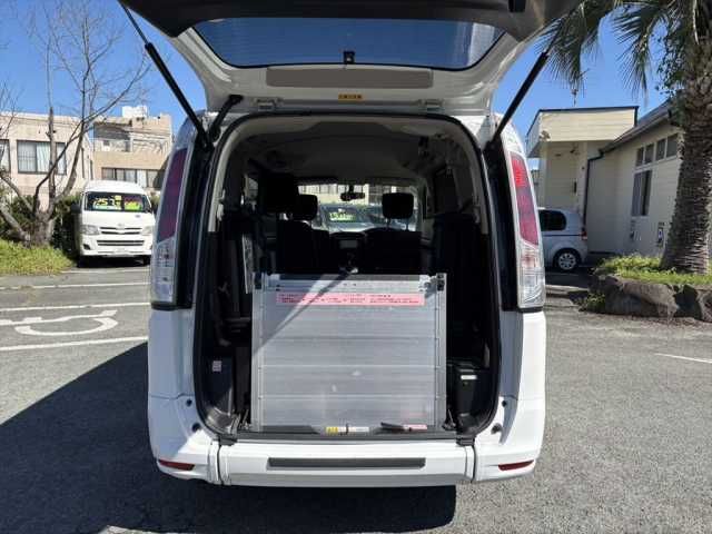 NISSAN SERENA  WG 2013 Image 31