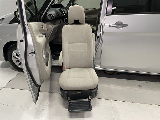 NISSAN SERENA  WG 2018 Image 31