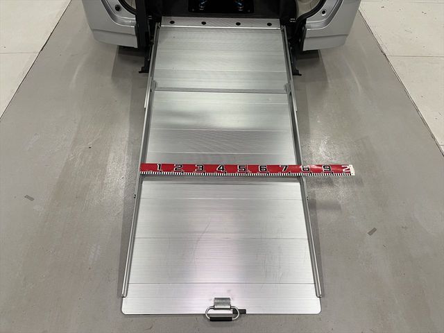 NISSAN SERENA  WG 2018 Image 31