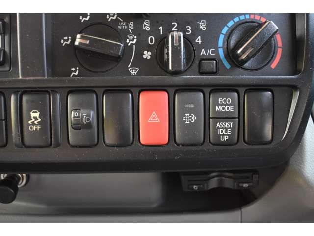 HINO DUTRO 2019 Image 31