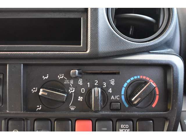 HINO DUTRO 2019 Image 31