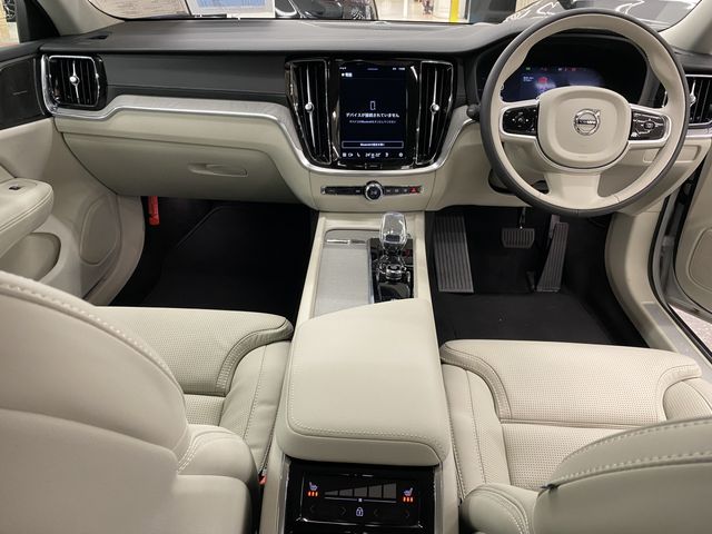 VOLVO V60 2025 Image 31