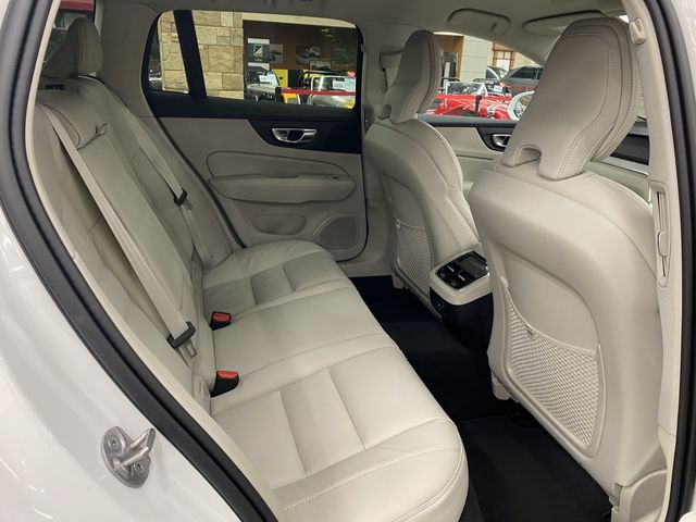 VOLVO V60 2025 Image 31
