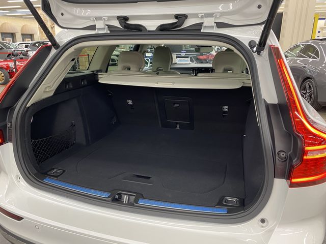 VOLVO V60 2025 Image 31