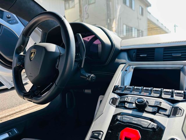 LAMBORGHINI AVENTADO 2018 Image 31