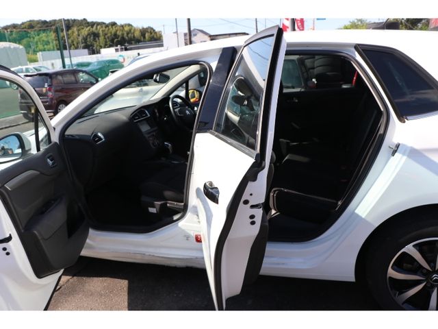 CITROEN C4 2018 Image 31