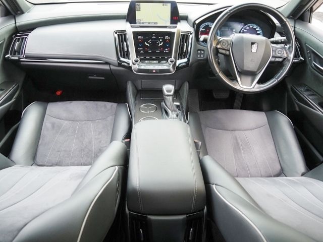 TOYOTA CROWN SEDAN HYBRID 2019 Image 31