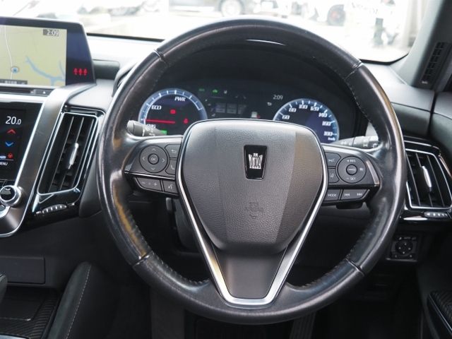 TOYOTA CROWN SEDAN HYBRID 2019 Image 31