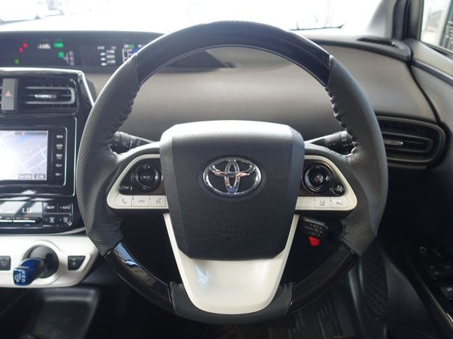 TOYOTA PRIUS 2016 Image 31