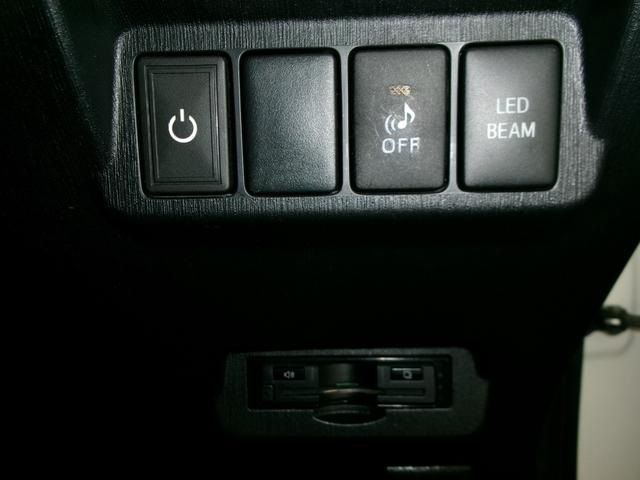 TOYOTA PRIUS ALPHA 2016 Image 31