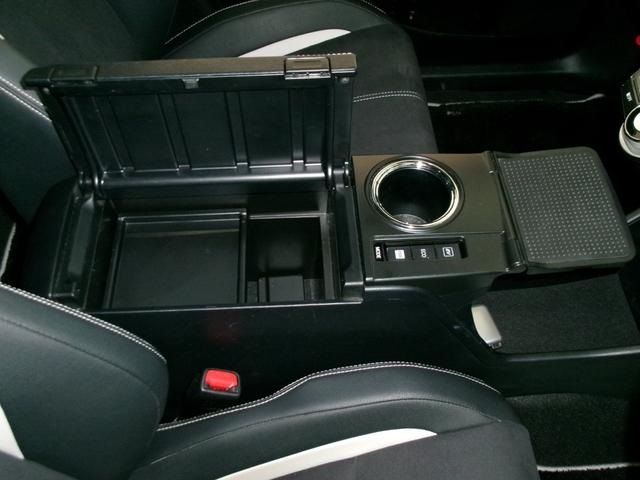 TOYOTA PRIUS ALPHA 2016 Image 31