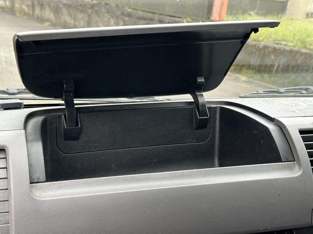 TOYOTA HIACE VAN 2WD 2005 Image 31