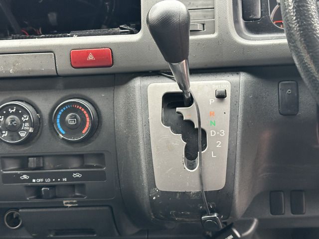 TOYOTA HIACE VAN 2WD 2005 Image 31