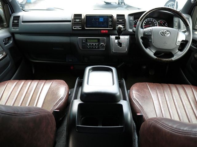 TOYOTA HIACE VAN 2WD 2020 Image 31