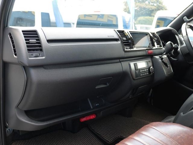 TOYOTA HIACE VAN 2WD 2020 Image 31