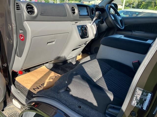 NISSAN NV350 CARAVAN 2021 Image 31