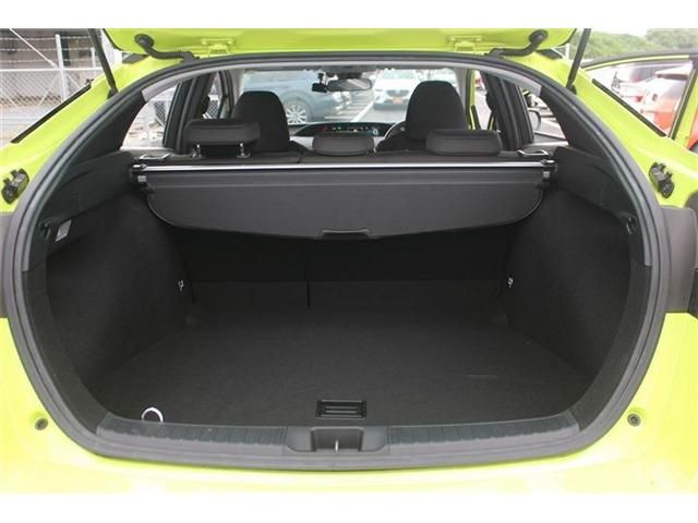 TOYOTA PRIUS 2019 Image 31