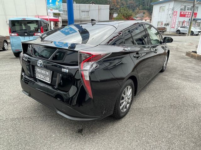 TOYOTA PRIUS 2018 Image 31