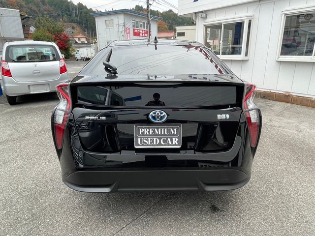 TOYOTA PRIUS 2018 Image 31