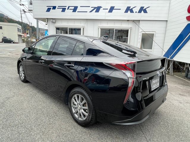 TOYOTA PRIUS 2018 Image 31
