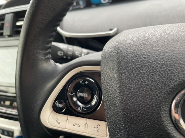 TOYOTA PRIUS 2018 Image 31