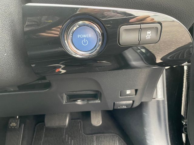 TOYOTA PRIUS 2018 Image 31